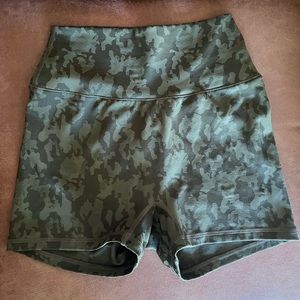 BuffBunny Confidential Short